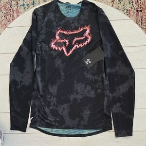 Fox Woman's Black and Pink Tie-Dye Long Sleeve Shirt